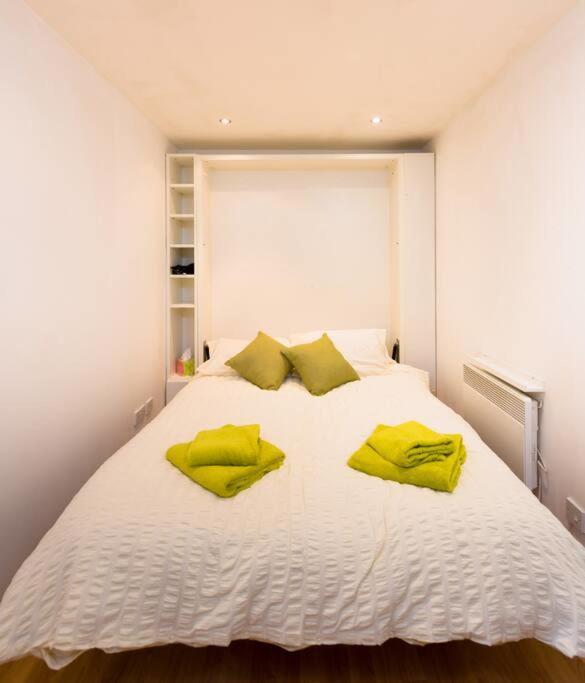 Trendy 10Th Floor Studio Apartment Glasgow Exterior photo